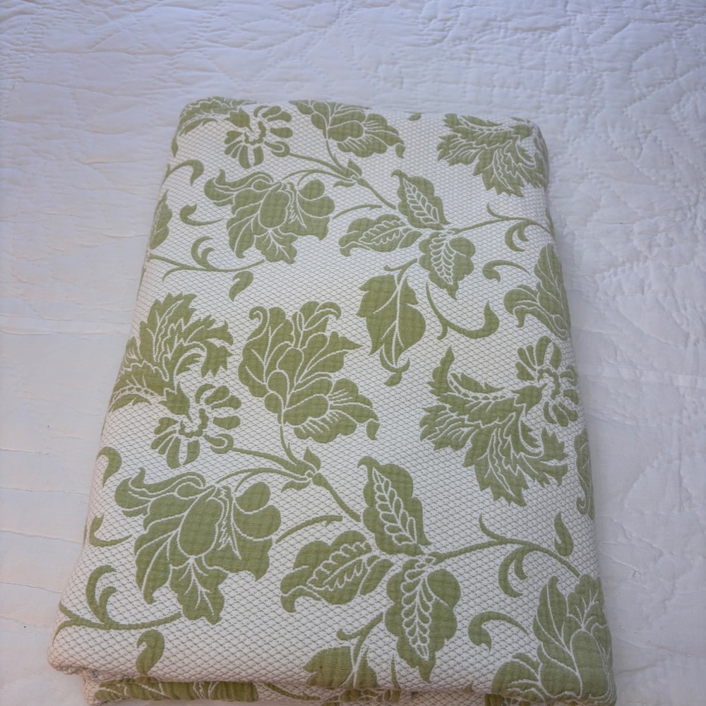 Colchas Domingos Portugal Reversible Cotton Coverlet Sage Floral 120x110